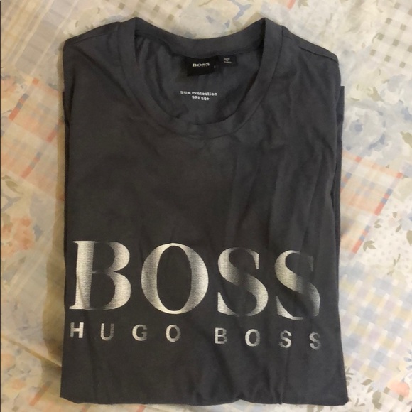 Hugo Boss Other - Hugo Boss t shirt men’s size XL